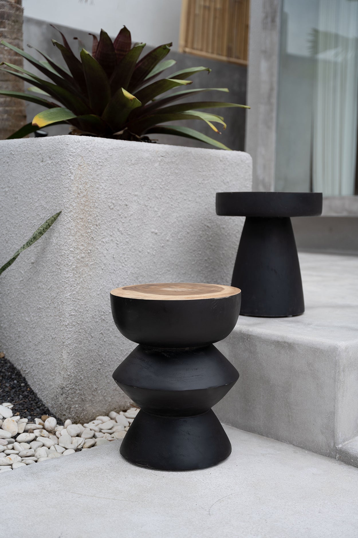 The Karbun Table - Black Natural