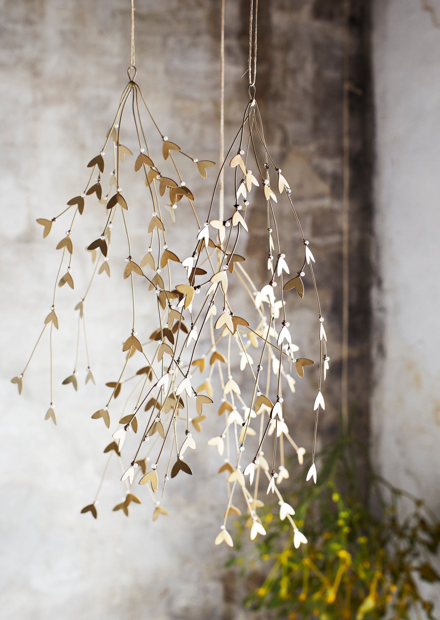 Golden Mistletoe Hanging Garland